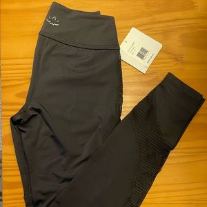 NWT Beyond Yoga - Ravine Long Legging Black